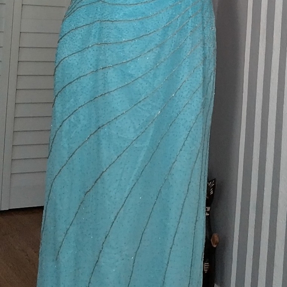 Aurora Formals Gown size 20 (reposhed) Blue hombre effect w/ iridescent beads - Picture 16 of 16